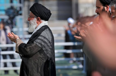 فشارهای شدید اقتصادی و تهدیدات نظامی علیه جمهوری اسلامی ایران