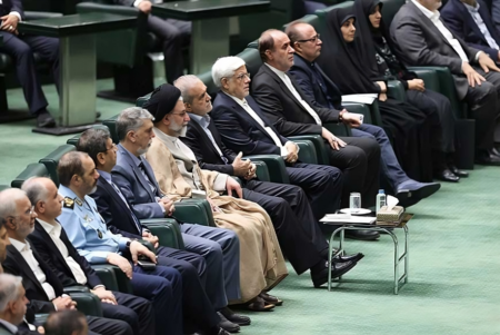 کابینه جمهوری اسلامی ایران: فشارهای داخلی و خارجی