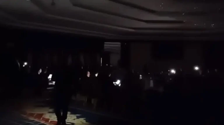 رسوایی در اجلاس بین‌المللی: برق سالن کنفرانس قطع شد؛ آبروریزی تازه جمهوری اسلامی در برابر جهان
