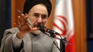 سید محمد خاتمی دوباره به صحنه بازمی‌گردد: سخنرانی عاشورا، ناجی نظام در حال احتضار نیست
