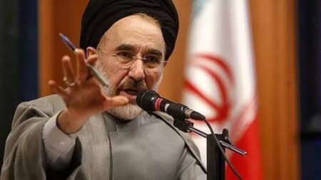 سید محمد خاتمی دوباره به صحنه بازمی‌گردد: سخنرانی عاشورا، ناجی نظام در حال احتضار نیست