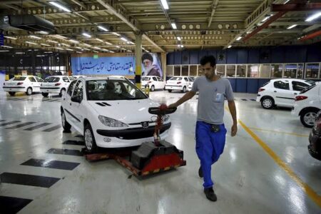 بازار خودرو در ایران؛ افزایش قیمت در بحبوحه رکود سنگین