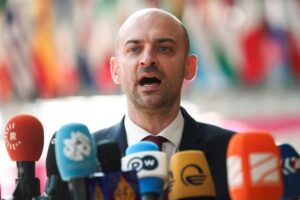 آلمان مدعی شد: آماده‌ایم فعال‌سازی مکانیزم ماشه علیه ایران را به تعویق بیندازیم، مشروط بر پایبندی تهران
