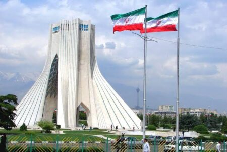 گردشگری در ایران بین تبلیغ و واقعیت: تصویری براق که بحران‌ها را پنهان می‌کند