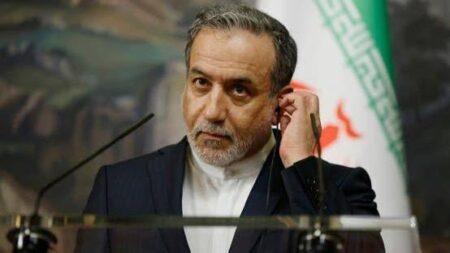 تماس‌های دیپلماتیک عراقچی... جستجوی راهی برای خروج از انزوا