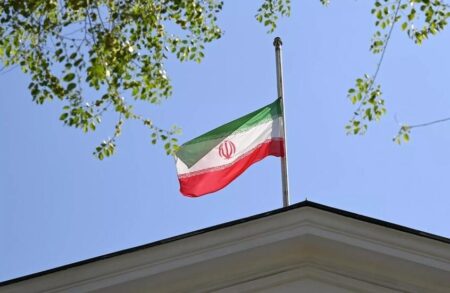 چطور ایران مدعی توافق با اروپا است در حالی که سفرایش را اخراج می‌کند؟