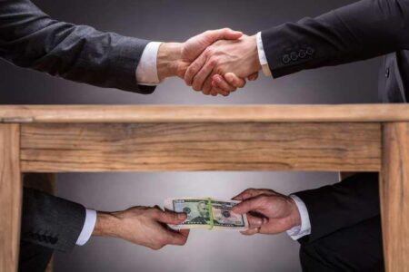 اقتصاد پنهان در ایران؛ چه کسانی واقعاً از تحریم‌ها سود می‌برند؟