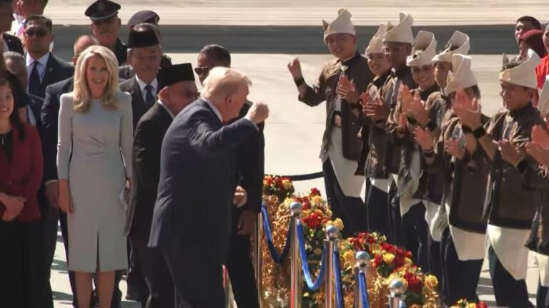 رئیس رقصان! ترامپ در مالزی جنجال آفرید رئیس رقصان! ترامپ در مالزی جنجال آفرید