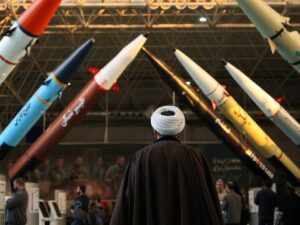 نقشهٔ شستوشوی سلاحها: چگونه محمولههای دریایی از تحریمها عبور کردند؟ نقشهٔ شستوشوی سلاحها: چگونه محمولههای دریایی از تحریمها عبور کردند؟