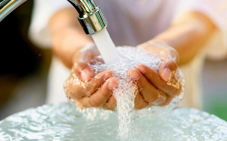 روشهای ساده برای صرفهجویی در آب در خانه و آشپزخانه روشهای ساده برای صرفهجویی در آب در خانه و آشپزخانه