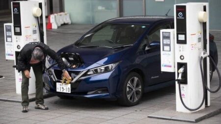 رانندگان سردرگم: خودروهای برقی بدون هشدار خاموش میشوند رانندگان سردرگم: خودروهای برقی بدون هشدار خاموش میشوند