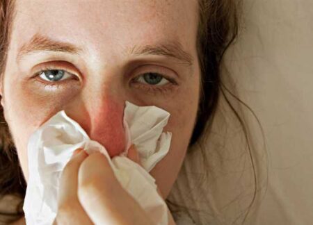 نکات طلایی برای خلاص شدن از شر آبریزش بینی در زمستان