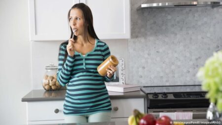 آیا غذا می‌تواند رنگ پوست کودک شما را تغییر دهد؟