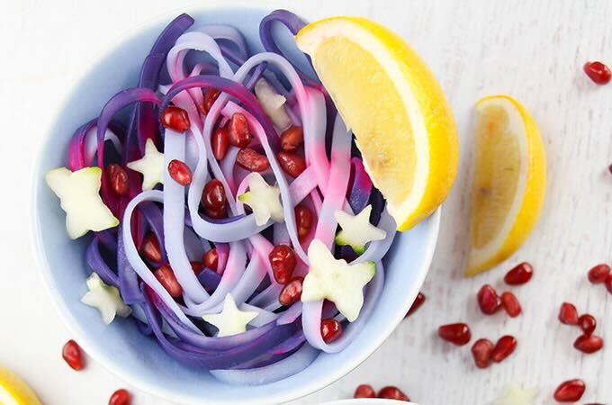 آیا تا به حال غذایی که خودش رنگ عوض میکند را دیدهای؟ آیا تا به حال غذایی که خودش رنگ عوض میکند را دیدهای؟