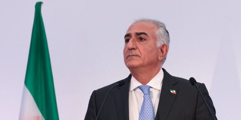 بیانیه شاهزاده رضا پهلوی به مشهد… او چه گفت؟ بیانیه شاهزاده رضا پهلوی به مشهد... او چه گفت؟