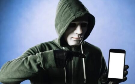 آیا تلفنت شنود می‌شود؟ این کدها حقیقت را لو می‌دهند