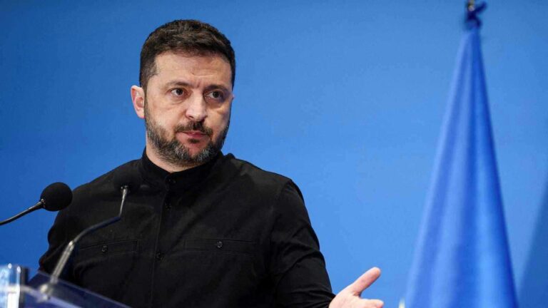 هشدار از داووس؛ زلنسکی بقای رژیم ایران را خطری جهانی دانست