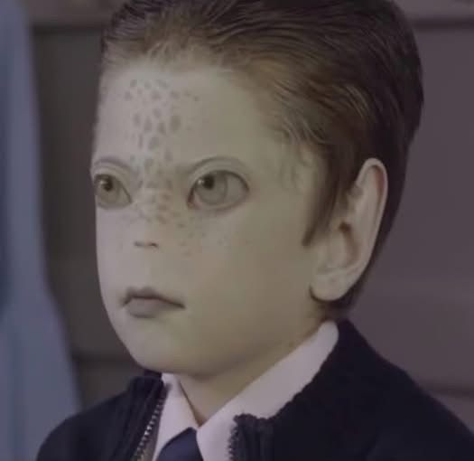 چرا این کودک سبز هنوز بعد از ۱۰ سال آزاردهنده است؟