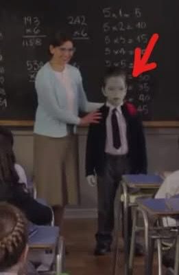 چرا این کودک سبز هنوز بعد از ۱۰ سال آزاردهنده است؟