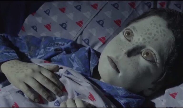 چرا این کودک سبز هنوز بعد از ۱۰ سال آزاردهنده است؟ چرا این کودک سبز هنوز بعد از ۱۰ سال آزاردهنده است؟