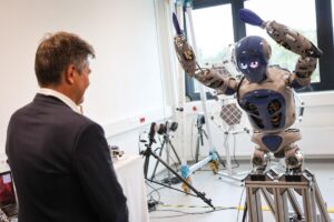 مفاصل رباتی الهام‌گرفته از زانوی انسان