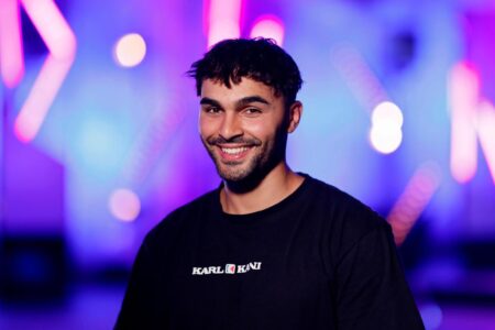 آیفون رایگان؟ Younes Zarou خیابان را به هم ریخت