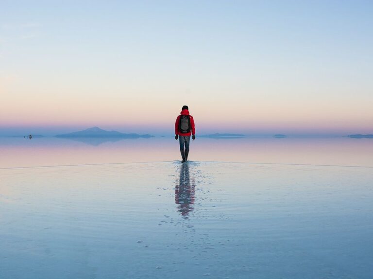 زن روی آب راه می‌رود؛ فناوری یا توهم؟