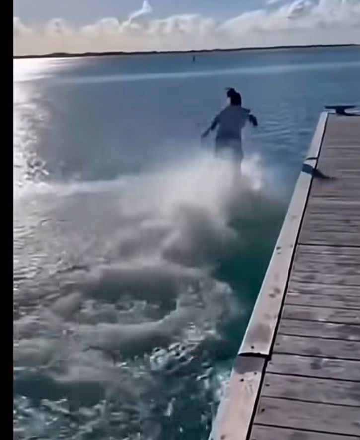 زن روی آب راه میرود؛ فناوری یا توهم؟