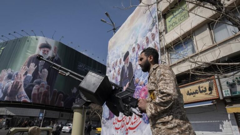 حمله آمریکا قشم و بندرعباس چه بود؟