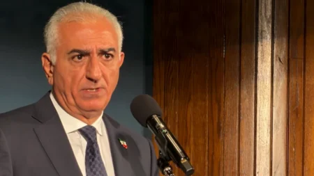 رضا پهلوی بنزین را هدف گرفت؟!