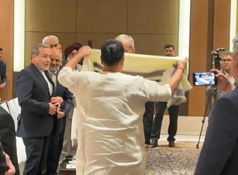 شال هندی پزشکیان؛ هدیهای با پیام خاص؟!